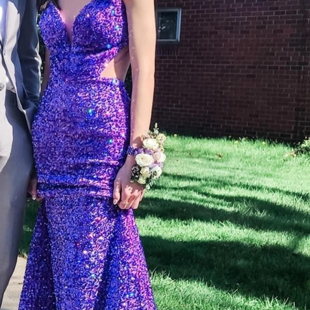 Prom dress, unaware of designer,